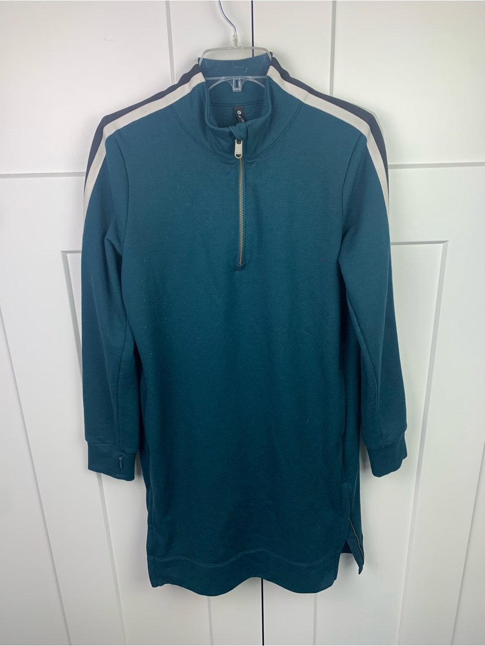 Athleta MEDIUM Crosstown Teal Zippered Track Sweatshirt Sporty Dress Long Sleeve